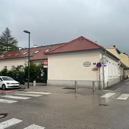 Terrasse Mit Parking In Zentrum