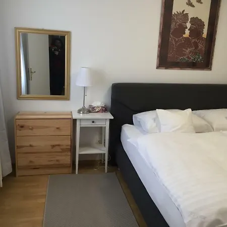 Kleine Mit Garten