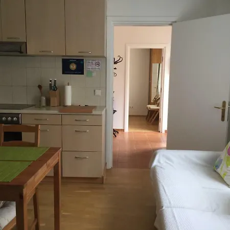 Terrasse Wohnungen Mit Parking In Zentrum * Баден