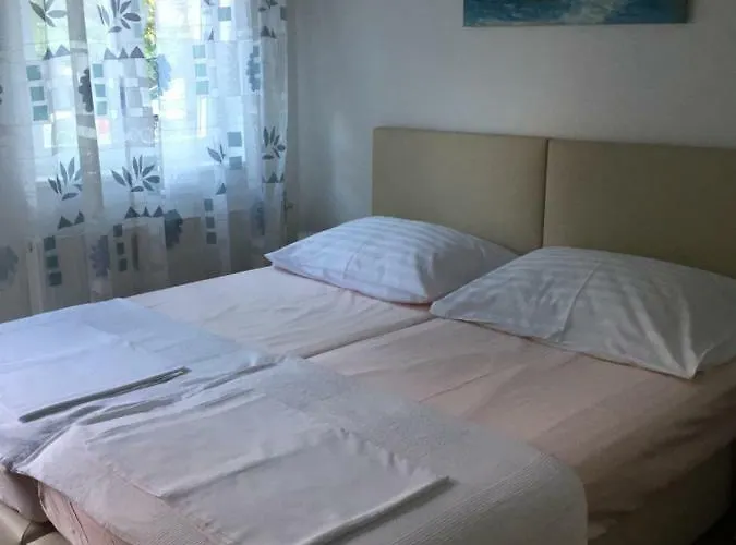 Terrasse Wohnungen Mit Parking In Zentrum * Баден