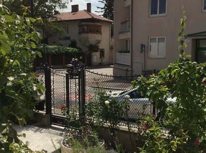 Апартаменты Terrasse Wohnungen Mit Parking In Zentrum Баден